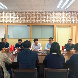 龙湖区郑诗桂副区长到龙湖工业园区调研指导工作