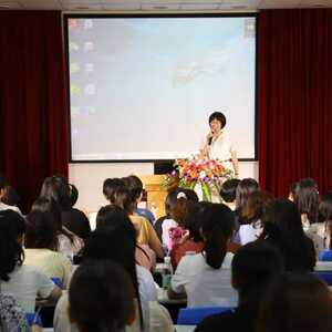 “专家引领新高度,潜心研讨促成长”——澄海区小学英语绘本阅读研讨活动在莲下中心小学举行