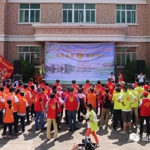 走进基层,服务群众 ——区总工会联合市总工会开展“百万职工创建全国文明城市'双百'系列活动之“三走进三服务”创文活动