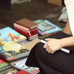 原创视频〡汕头青年,你的抽屉里,还有没有一本四中巷阿伯的本子?