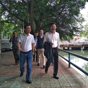 不打招呼 直奔现场 |龙湖区政府主要领导督导黑臭水体整治及环境提升