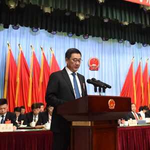 龙湖区六届人大五次会议举行第二次全体会议