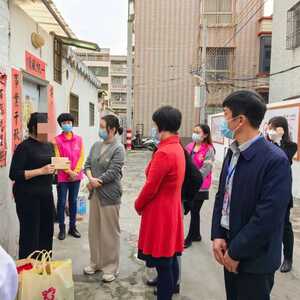 县妇联春节前夕开展“把爱带回家”关爱走访慰问活动