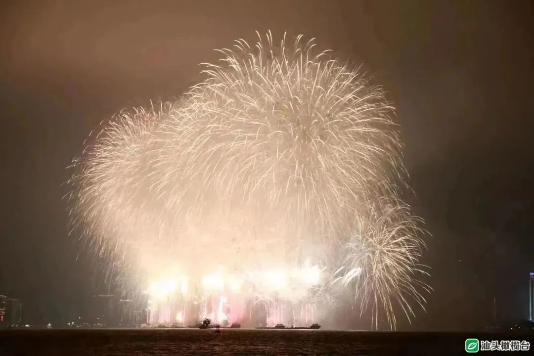 汕头烟花冲上热搜!汕头市2023年迎春大型焰火晚会盛大举行!