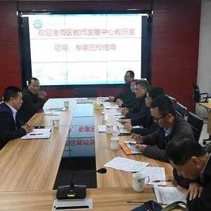 区教师发展中心教研室到实验高中兴华校区开展教学调研