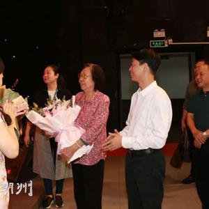 潮剧表演艺术家姚璇秋到潮州市广播电视台接受节目访谈