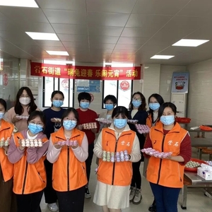 我们的节日·元宵节 | 濠江区礐石街道工会举办“瑞兔迎春 乐闹元宵”包汤圆活动