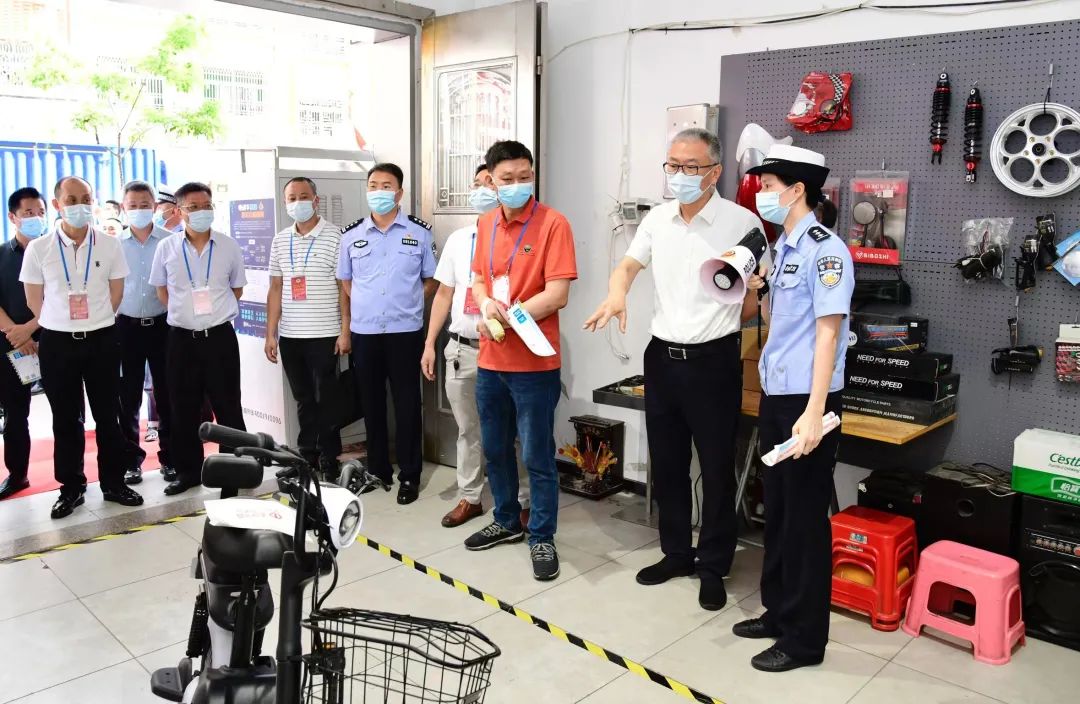 区政协开展“摩电交通安全专项整治”民主评议活动