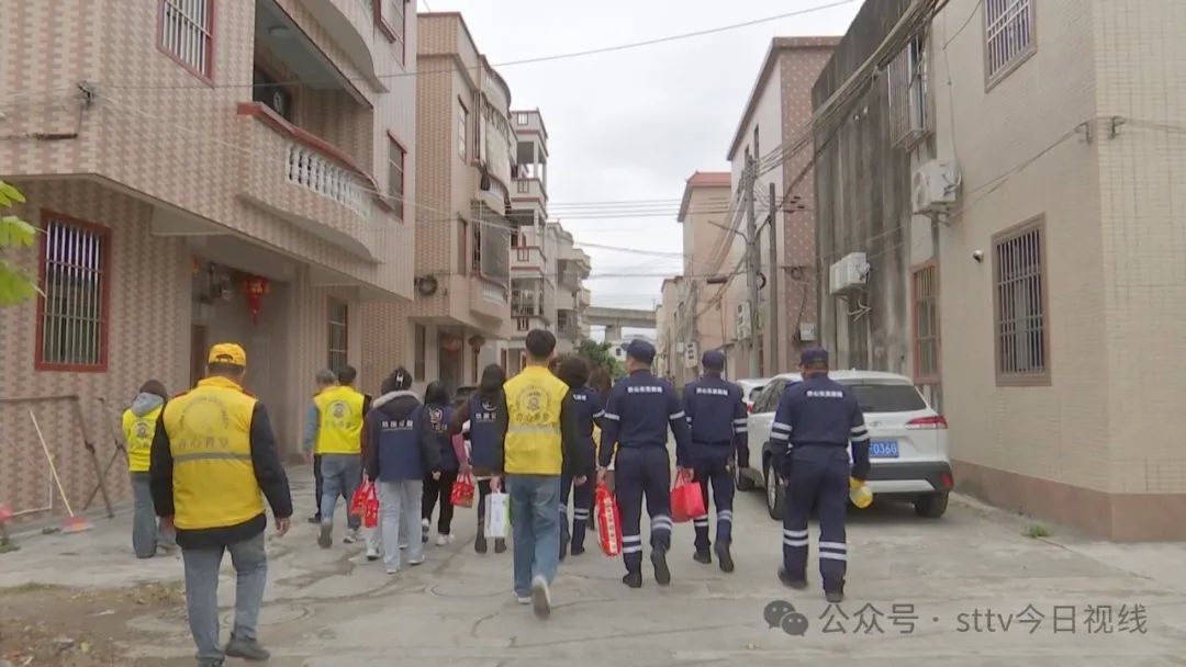 学雷锋纪念日涌暖流 爱心帮扶送上门