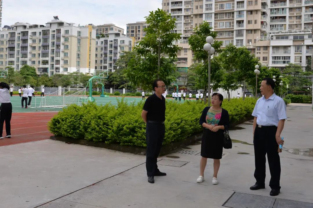 龙湖区人大常委会调研我区基础教育高质量发展情况