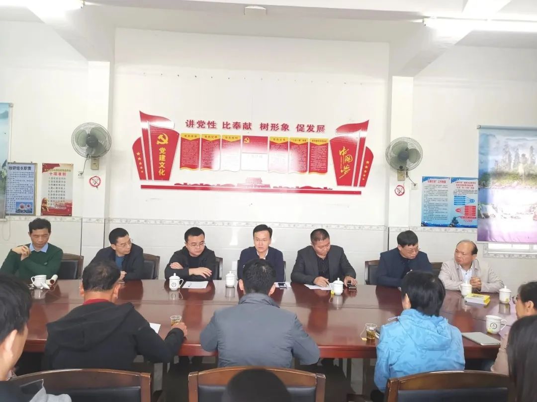 区教育局召开深圳市龙华区在潮阳支教教师座谈会