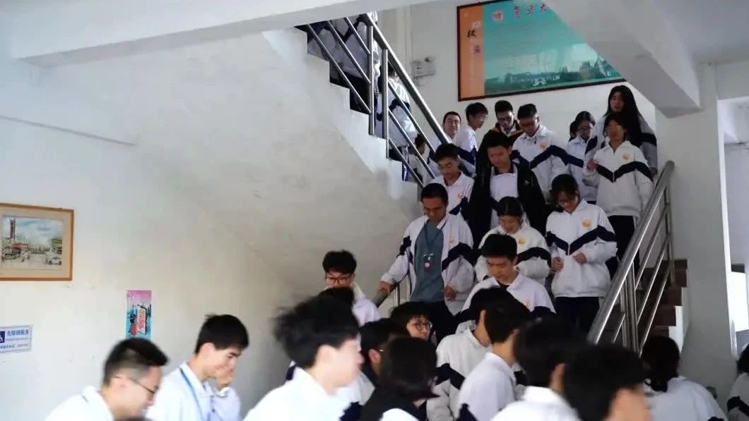 以“演”筑防,以“练”护航|潮州市教育系统各级各类学校开展应急疏散演练活动