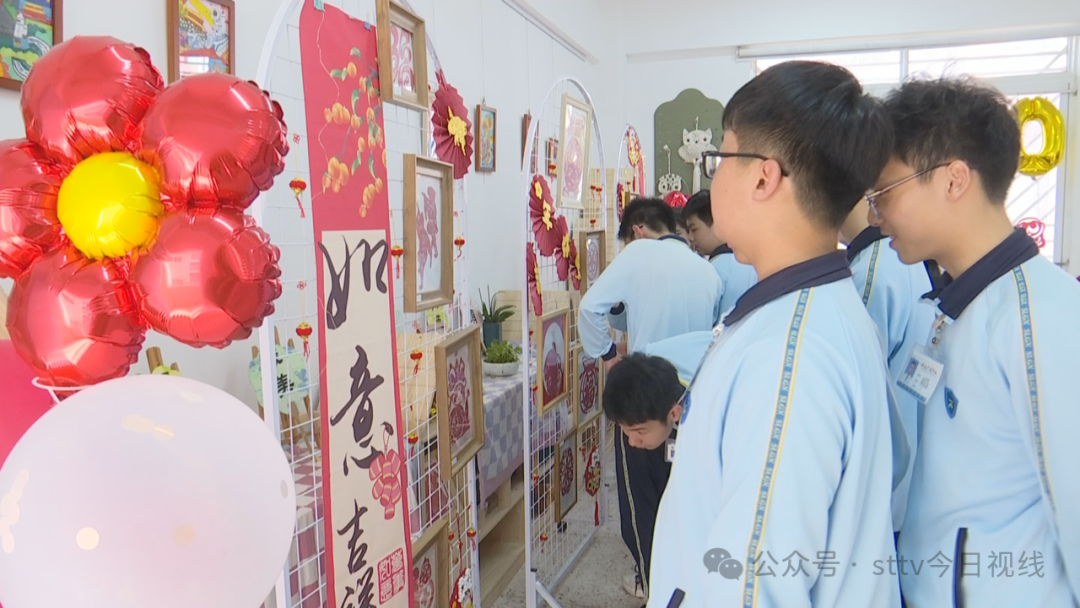 爱心支持特教学生  学雷锋开展志愿服务