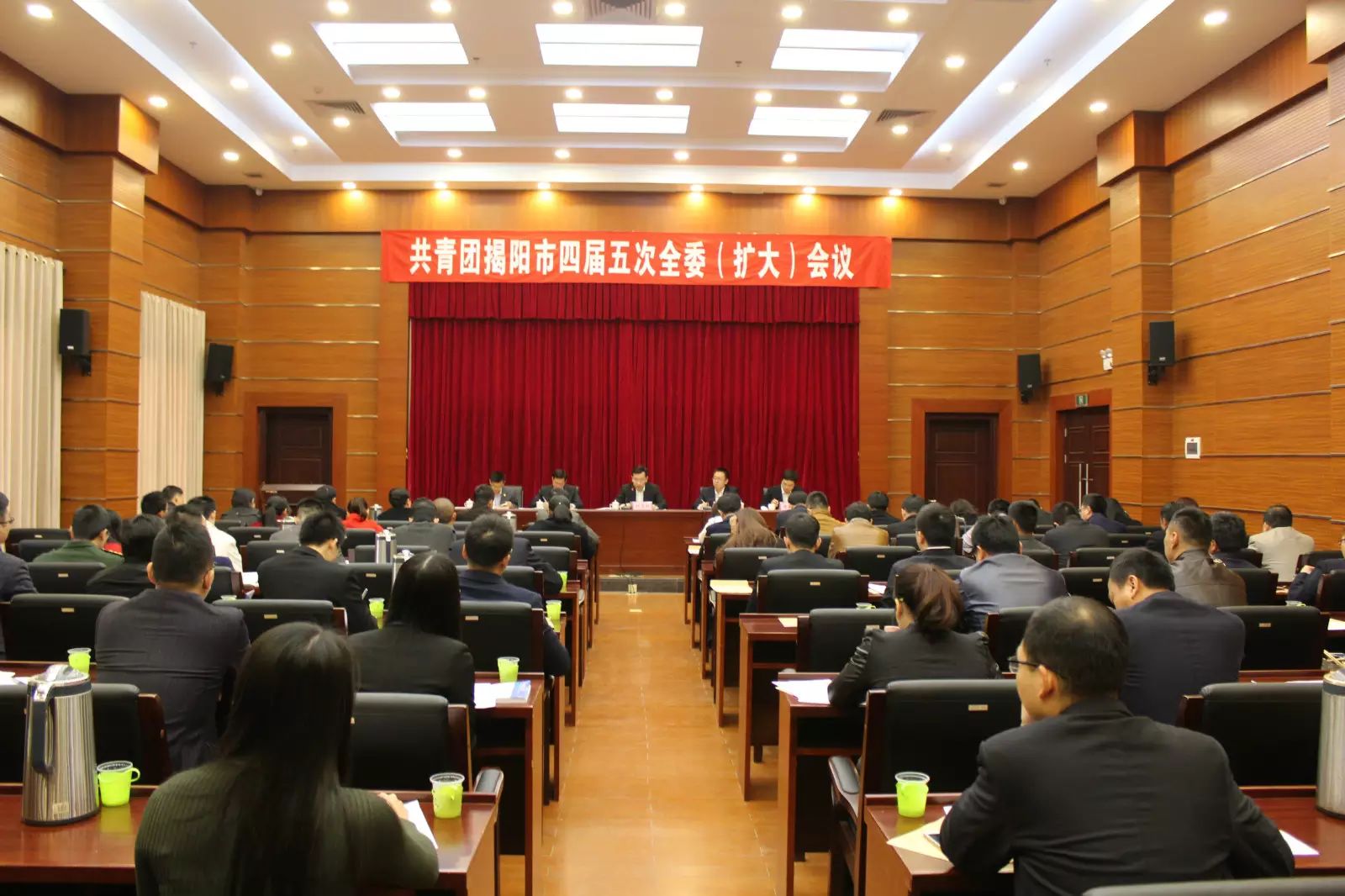 一图读懂  揭阳共青团2016年年度成绩单和2017年工作小目标 ~