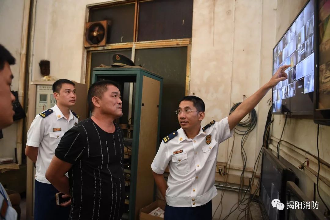 揭阳消防邹武涛支队长带队开展国庆节前暗访夜查行动